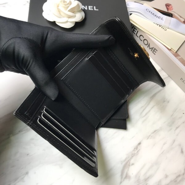 すぐ届く☆ シャネル BOY シャネル 三つ折り財布コピー品 黒 b80734