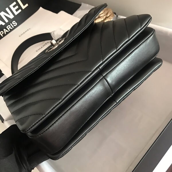 20SS!シャネル《クール!》ココハンドル シェブロンコピー 黒A92990