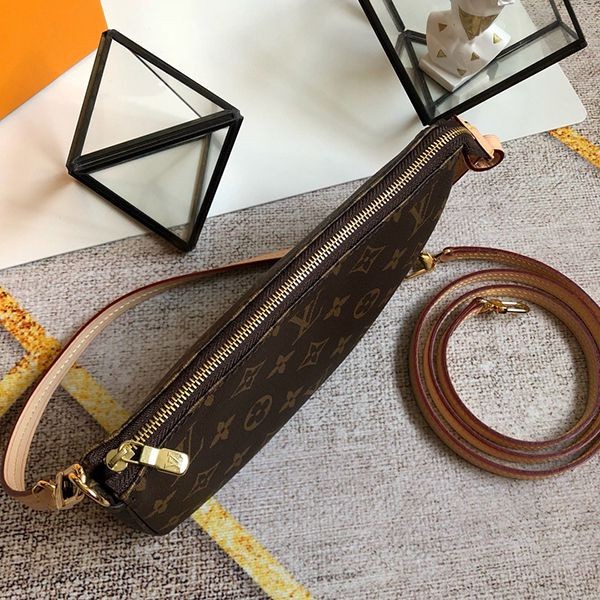【奇跡の再入荷!即発送】ルイヴィトン ショルダーバッグ 偽物 モノグラム ポシェット アクセソワール バッグ M40712