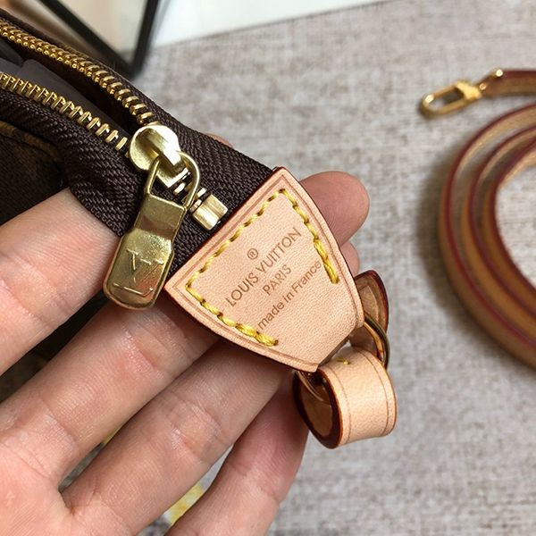 【奇跡の再入荷!即発送】ルイヴィトン ショルダーバッグ 偽物 モノグラム ポシェット アクセソワール バッグ M40712