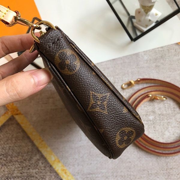 【奇跡の再入荷!即発送】ルイヴィトン ショルダーバッグ 偽物 モノグラム ポシェット アクセソワール バッグ M40712