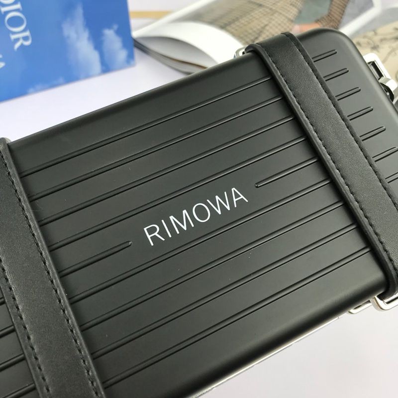 ディオール×リモワ パーソナル クラッチバッグ コピー アルミニウム 2WAY ショルダーバッグ マットブラック 2DRCA295YWT