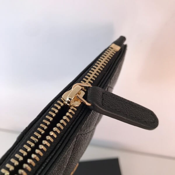 目を惹くカラー シャネル カードケース キャビアスキンコピー shv49236