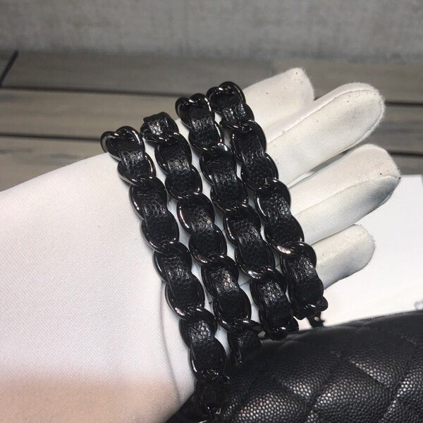 シャネル ミニマトラッセ コピー ソーブラック 20cm キャビアスキン
