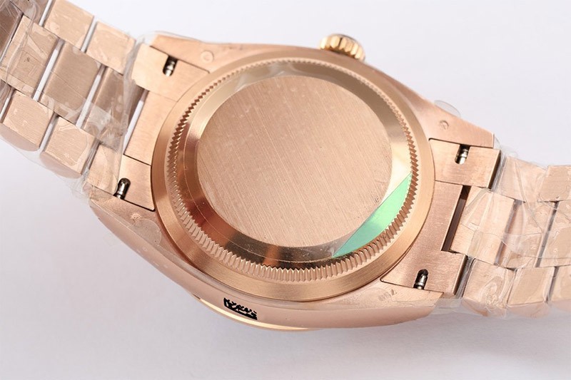 ロレックス 時計 偽物 デイデイト ホワイト 36mm rou61653