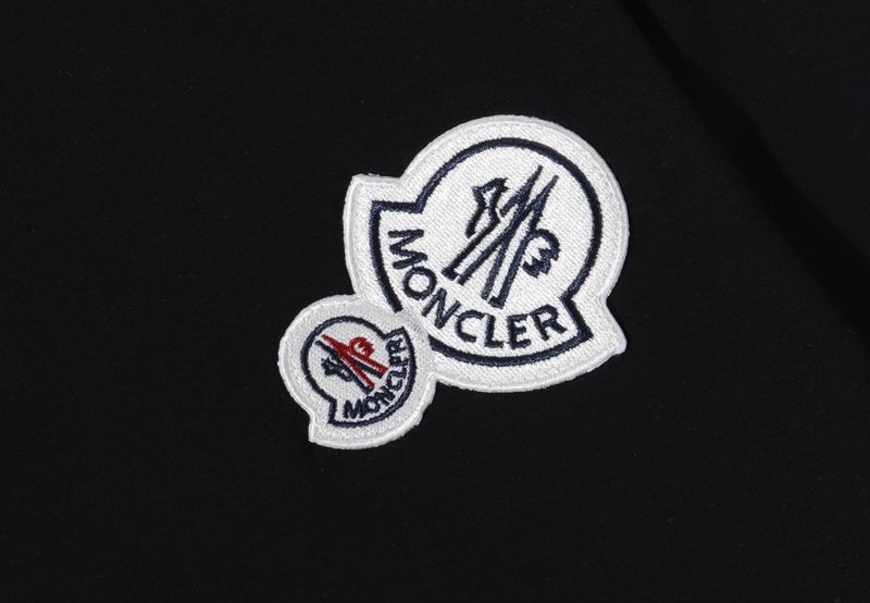 モンクレール ダブルロゴ入りTシャツ 偽物 2色
