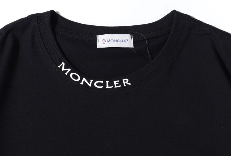 大人気!モンクレール カフスロゴ付き Tシャツ コピー 2色 moc99123