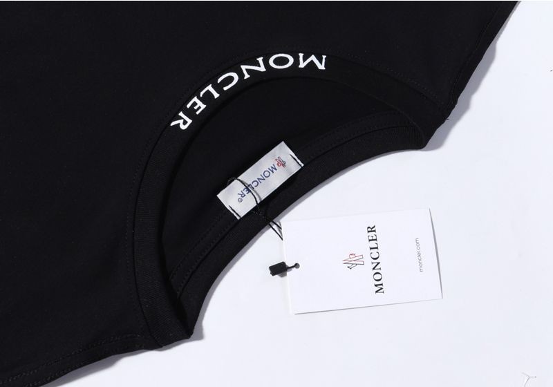 大人気!モンクレール カフスロゴ付き Tシャツ コピー 2色 moc99123