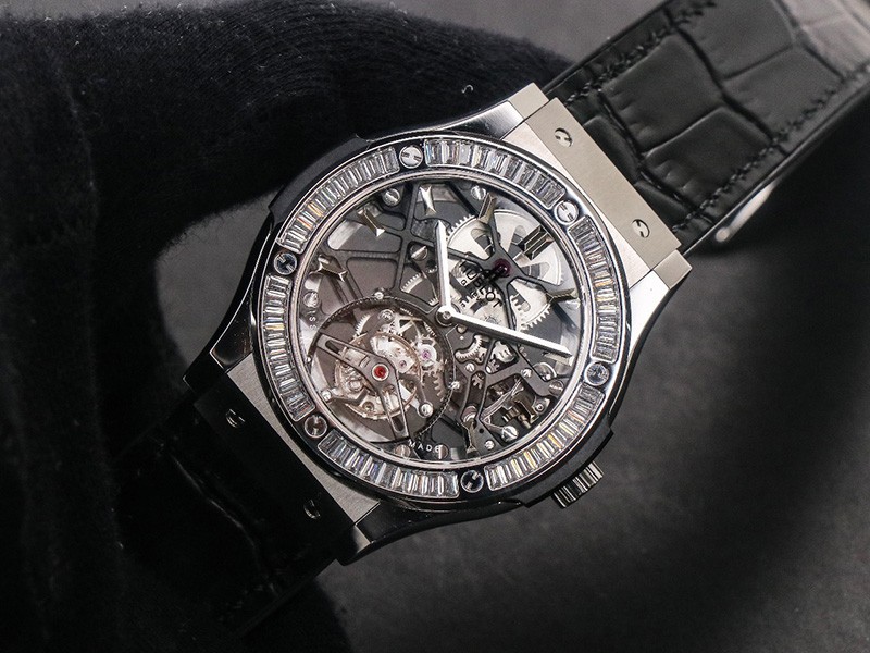ウブロ 時計 コピー クラシックフュージョン トゥールビヨンチタニウム hun12057