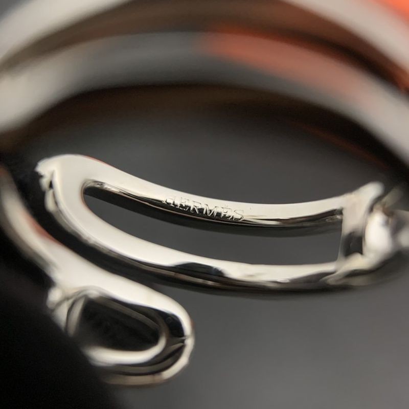 エルメス リング 偽物《シェーヌ・ダンクル・ツイスト》 PM H117620B00048