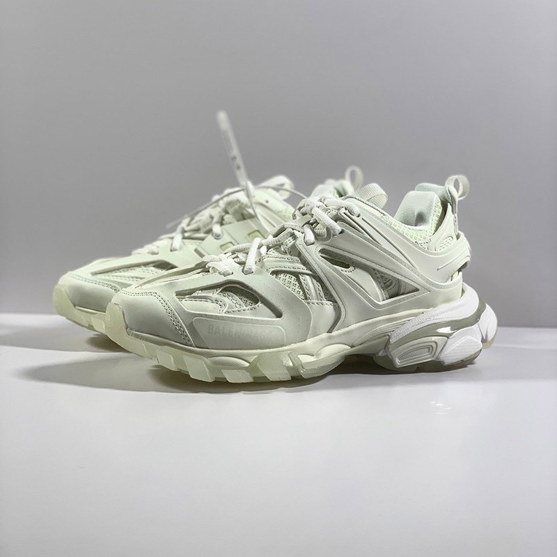 バレンシアガ スニーカー 偽物 TRACK SNEAKER リサイクルソール 542436W3FE39000
