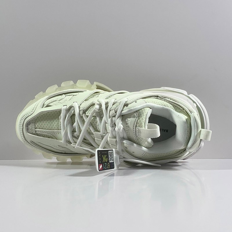 バレンシアガ スニーカー 偽物 TRACK SNEAKER リサイクルソール 542436W3FE39000
