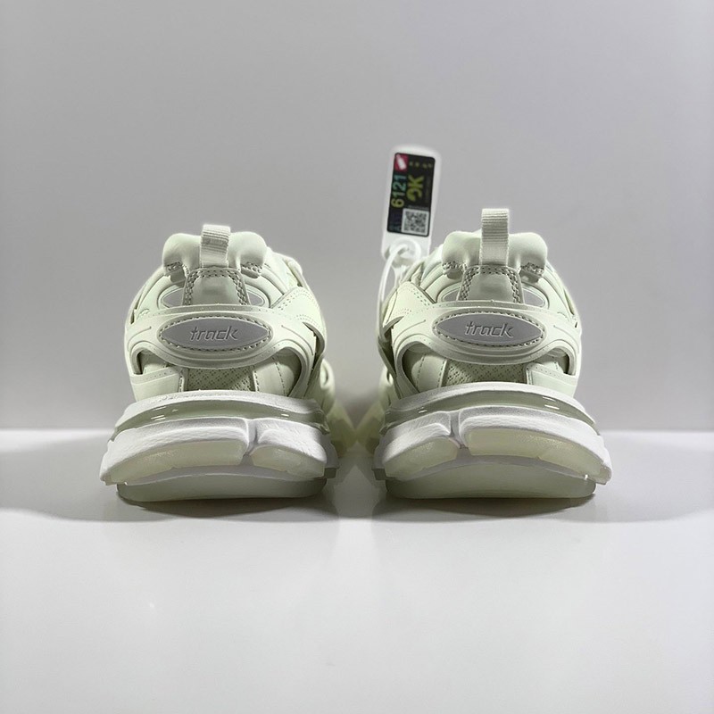 バレンシアガ スニーカー 偽物 TRACK SNEAKER リサイクルソール 542436W3FE39000