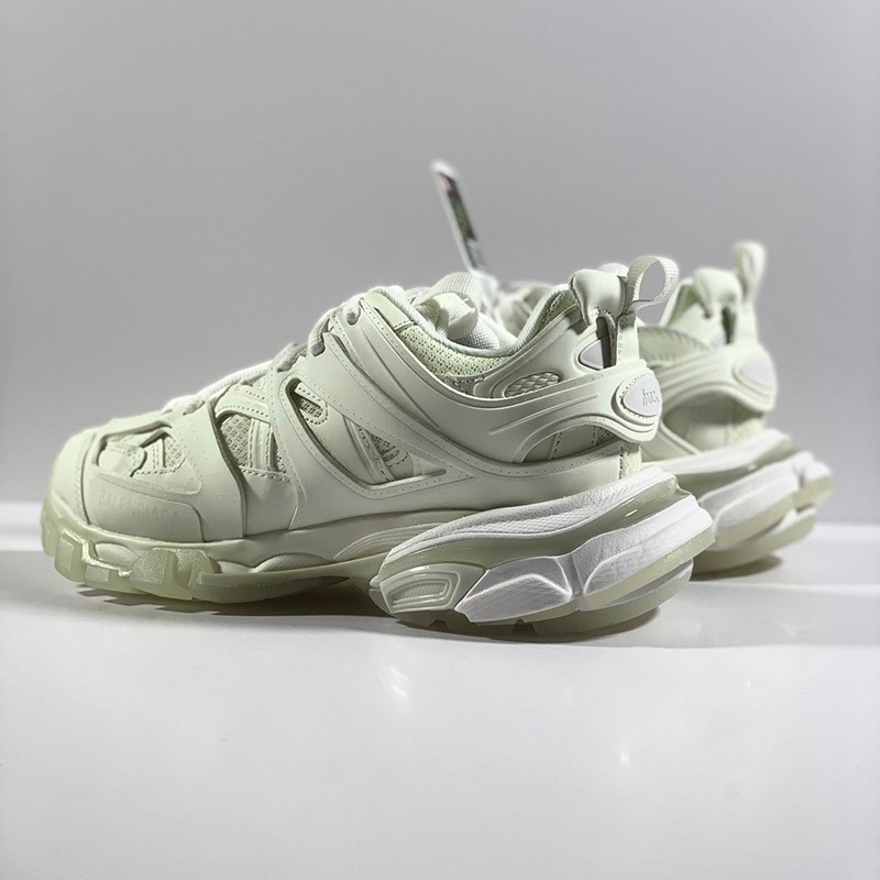 バレンシアガ スニーカー 偽物 TRACK SNEAKER リサイクルソール 542436W3FE39000