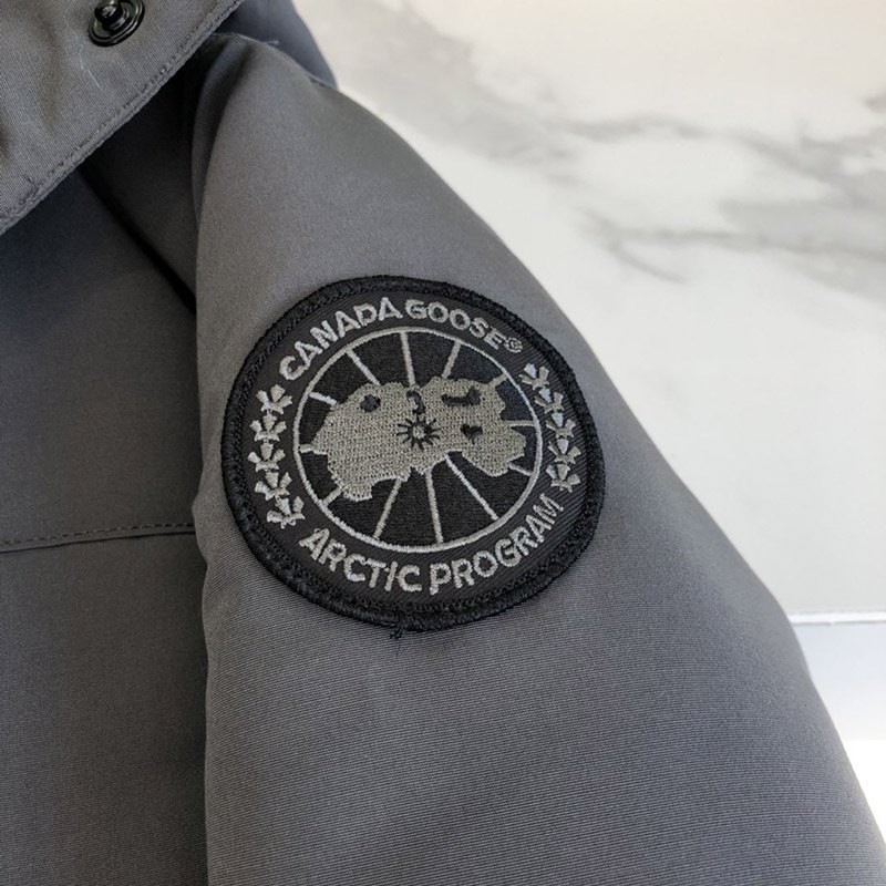 秋冬新作 カナダグース●ブラックレーベル 偽物 LYNDALE PARKA リンデール Cac88228 ダウン