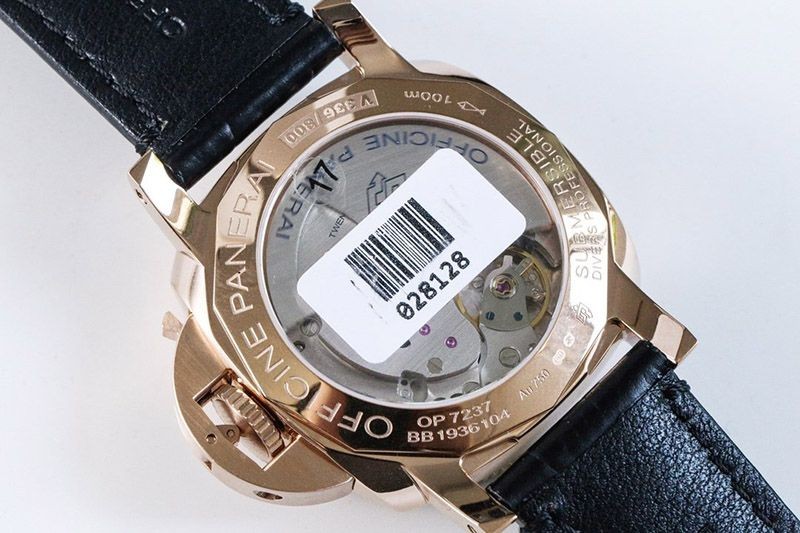 パネライ サブマーシブル・オロカーボコピー 44MM PAM00974
