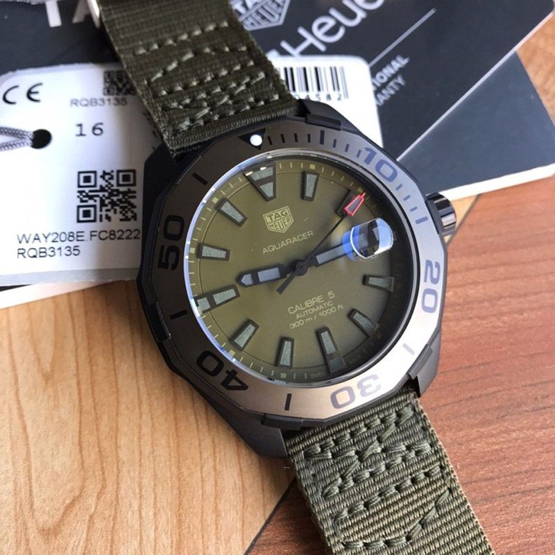タグホイヤー アクアレーサー コピー直径 43 mm WAY208E.FC8222