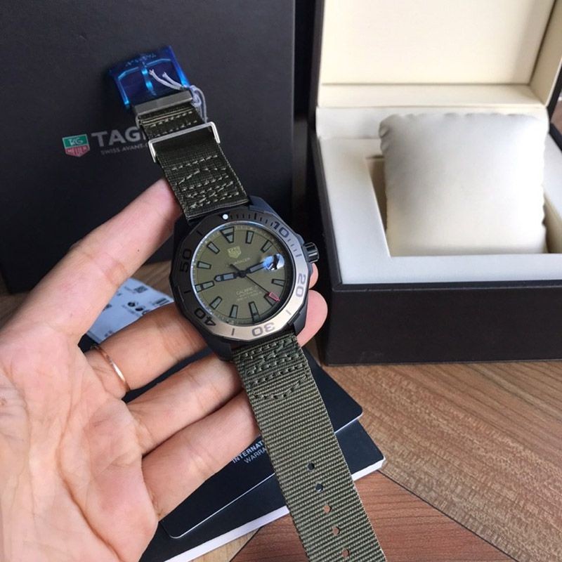 タグホイヤー アクアレーサー コピー直径 43 mm WAY208E.FC8222
