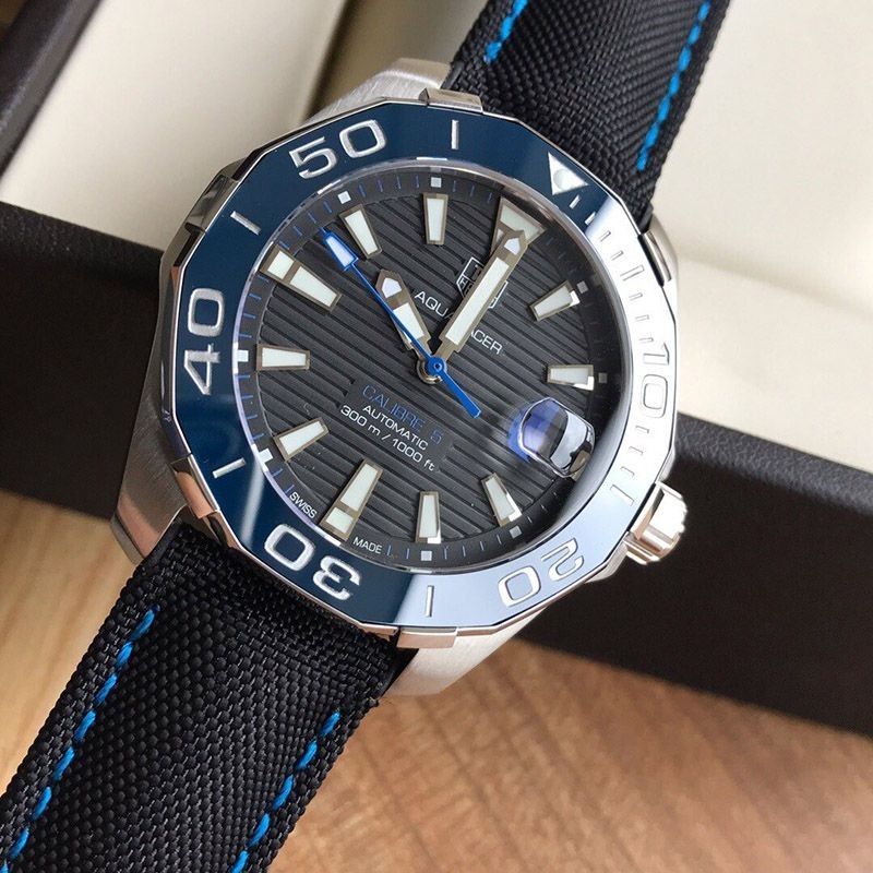セール ♪タグホイヤー アクアレーサー 偽物キャリバー5 ブラック/ステンレス/ナイロン41mm TAg53788