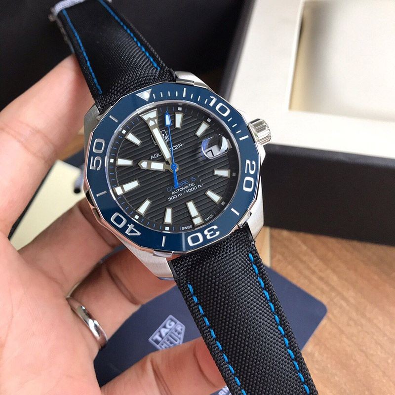 セール ♪タグホイヤー アクアレーサー 偽物キャリバー5 ブラック/ステンレス/ナイロン41mm TAg53788