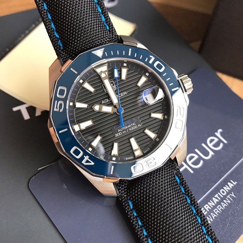 セール ♪タグホイヤー アクアレーサー 偽物キャリバー5 ブラック/ステンレス/ナイロン41mm TAg53788