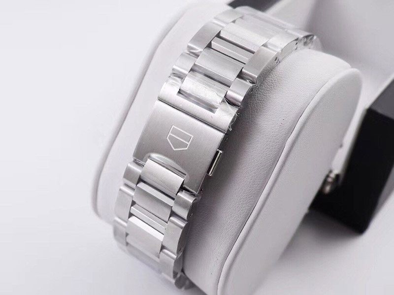 タグホイヤー カレラ コピー スケルトン 文字盤 ステンレス メンズ 腕時計 43 mm TAi22171