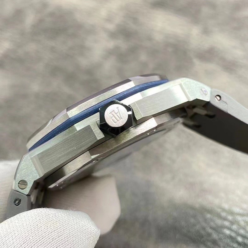 オーデマピゲ 偽物 ロイヤルオークオフショア ダイバー ブティック限定 Odb72777
