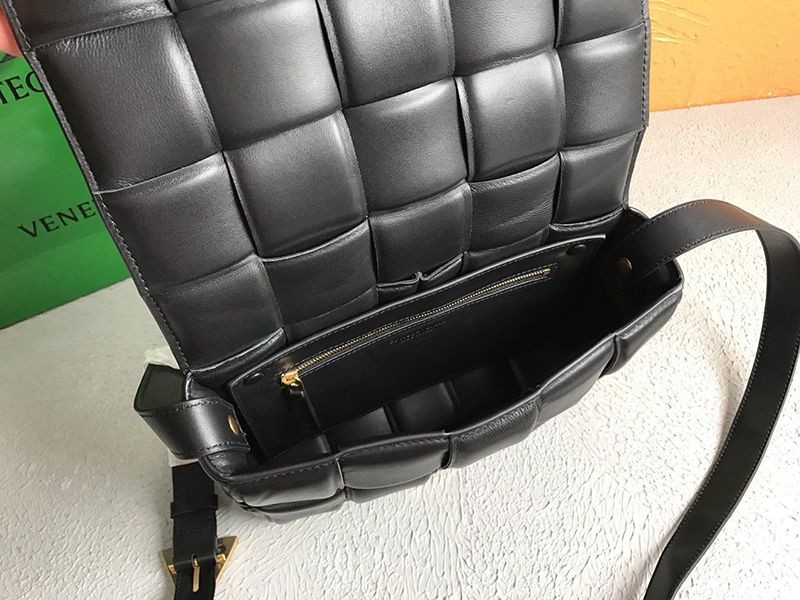 ボッテガヴェネタ パデッドカセット コピー ショルダーバッグ ゴールド仕上げ 591970VCQR18425