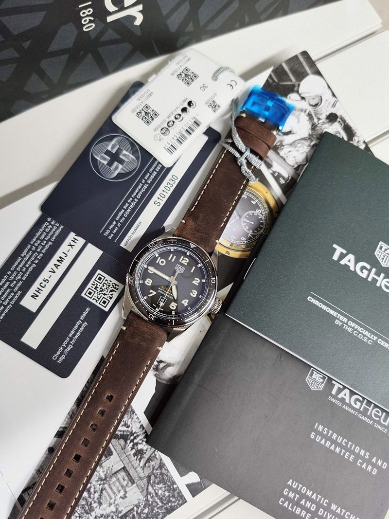 超希少!タグホイヤー オータヴィア 偽物 自動巻ウォッチ 直径 42 mm WBE5114.FC8266