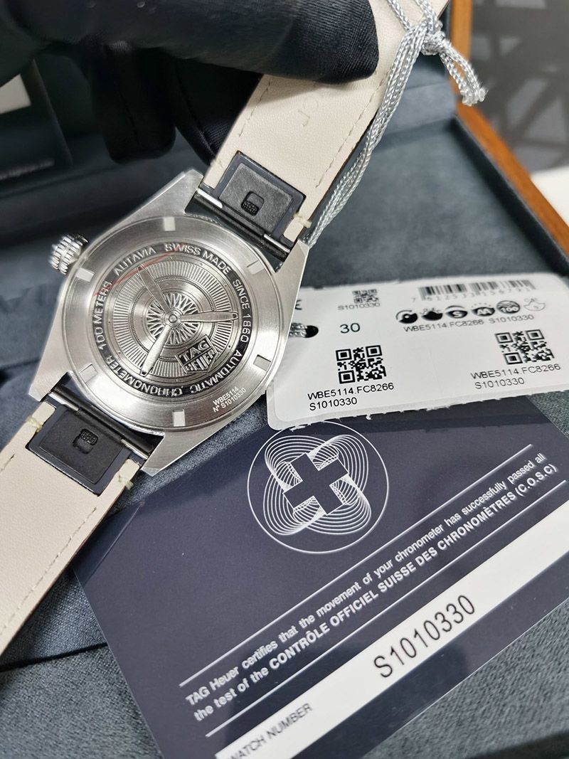 超希少!タグホイヤー オータヴィア 偽物 自動巻ウォッチ 直径 42 mm WBE5114.FC8266