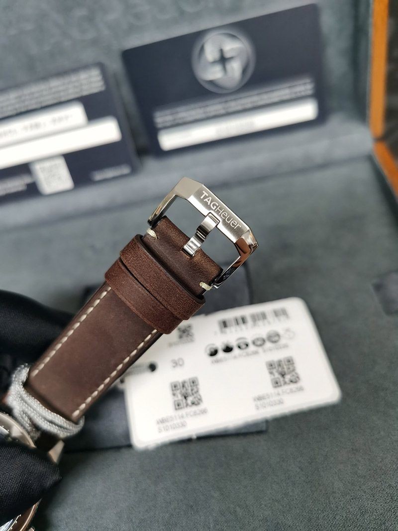 超希少!タグホイヤー オータヴィア 偽物 自動巻ウォッチ 直径 42 mm WBE5114.FC8266