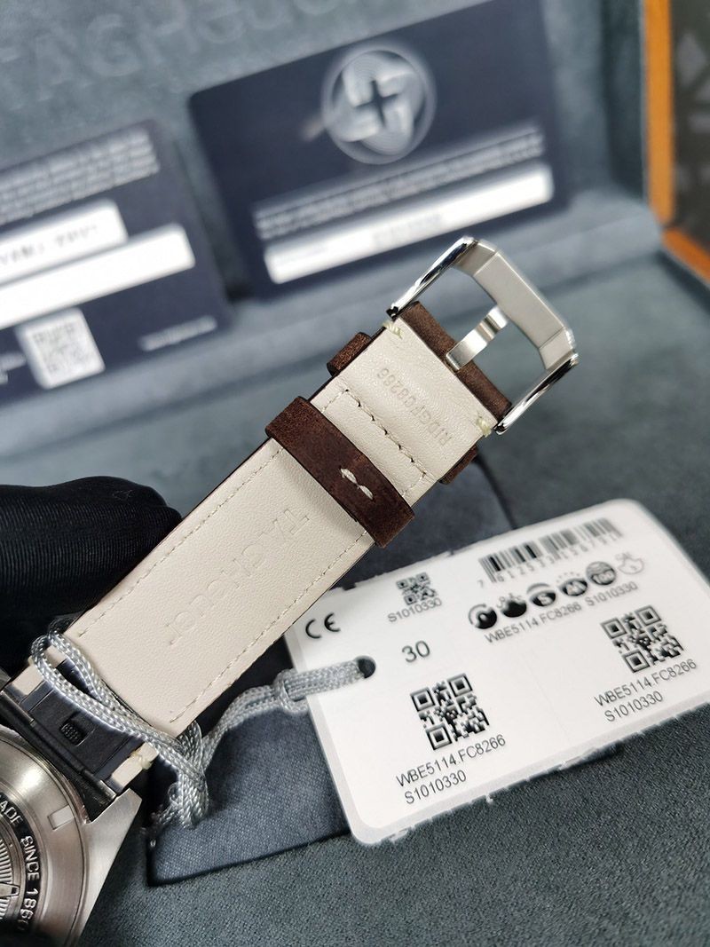 超希少!タグホイヤー オータヴィア 偽物 自動巻ウォッチ 直径 42 mm WBE5114.FC8266
