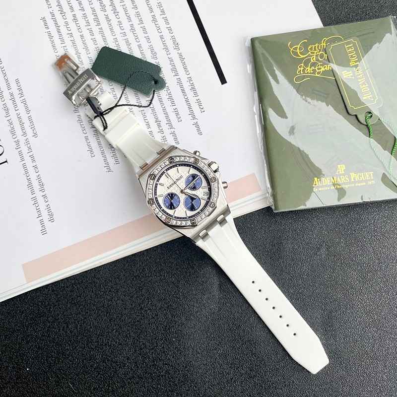 オーデマピゲ スーパーコピー ロイヤルオーク ダイヤモンド クロノ 37mm 26231ST.ZZ.D010CA.01