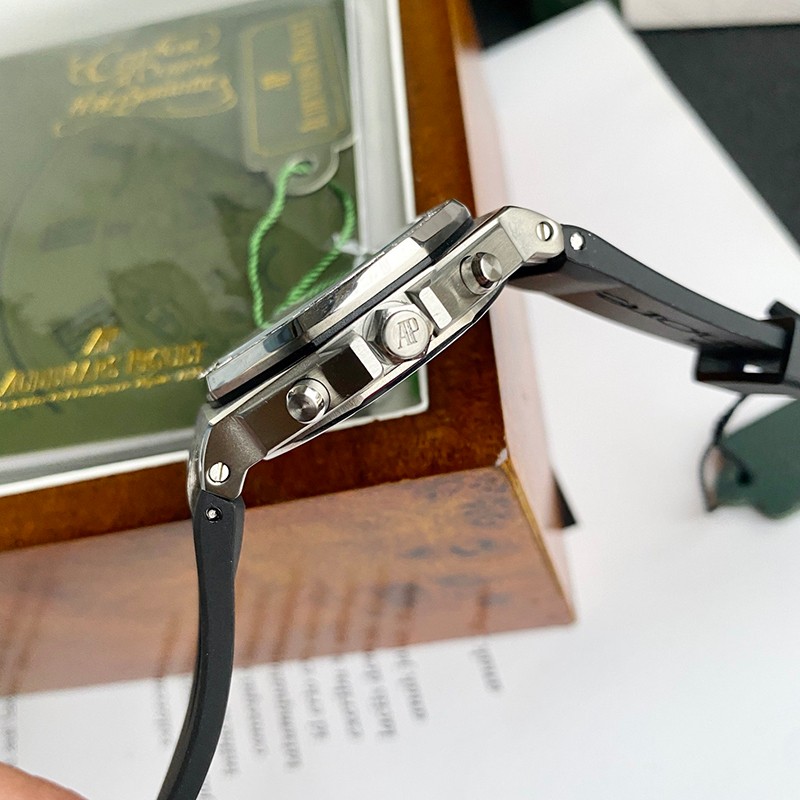 オーデマピゲ スーパーコピー ロイヤルオーク ダイヤモンド クロノ 37mm 26231ST.ZZ.D002CA.01