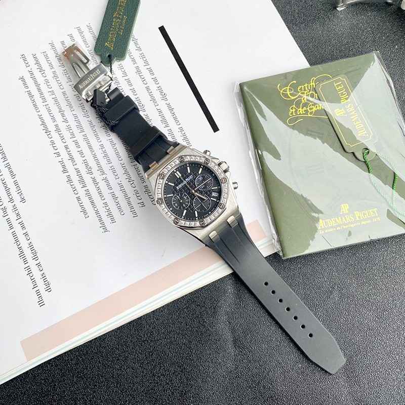 オーデマピゲ スーパーコピー ロイヤルオーク ダイヤモンド クロノ 37mm 26231ST.ZZ.D002CA.01