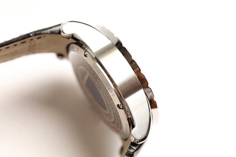 ロジェデュブイ ナイツ オブ ザ ラウンドテーブル 偽物 ダマスカスチタン ブラック 45MM ron74068
