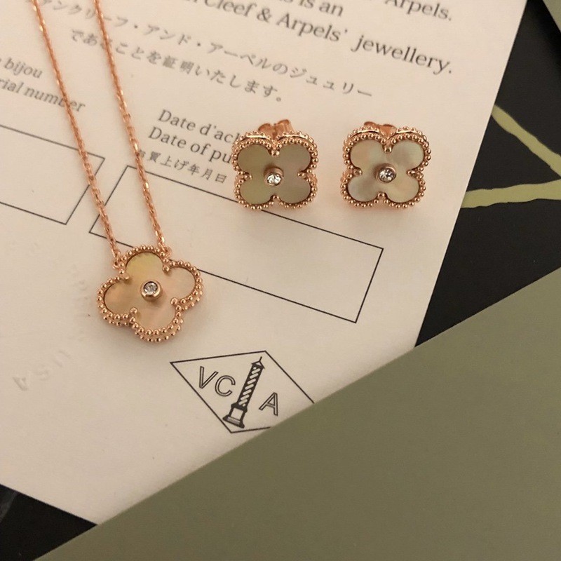 ヴァンクリーフ アーペル ヴィンテージ アルハンブラ ピアス コピー