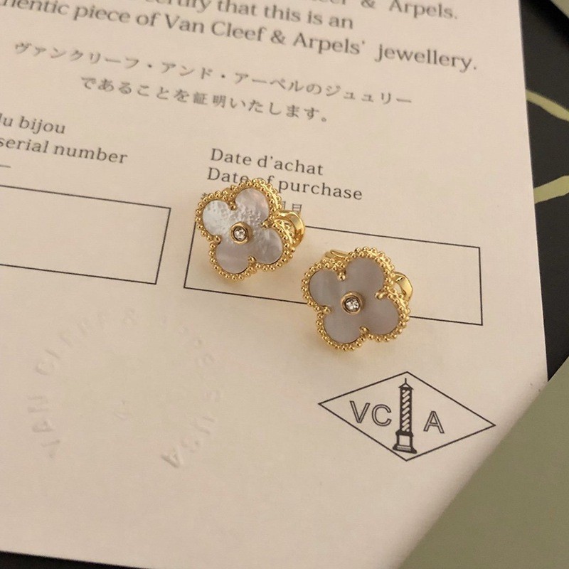 可愛い ヴァンクリーフ イエローゴールドピアス コピー イヤリング