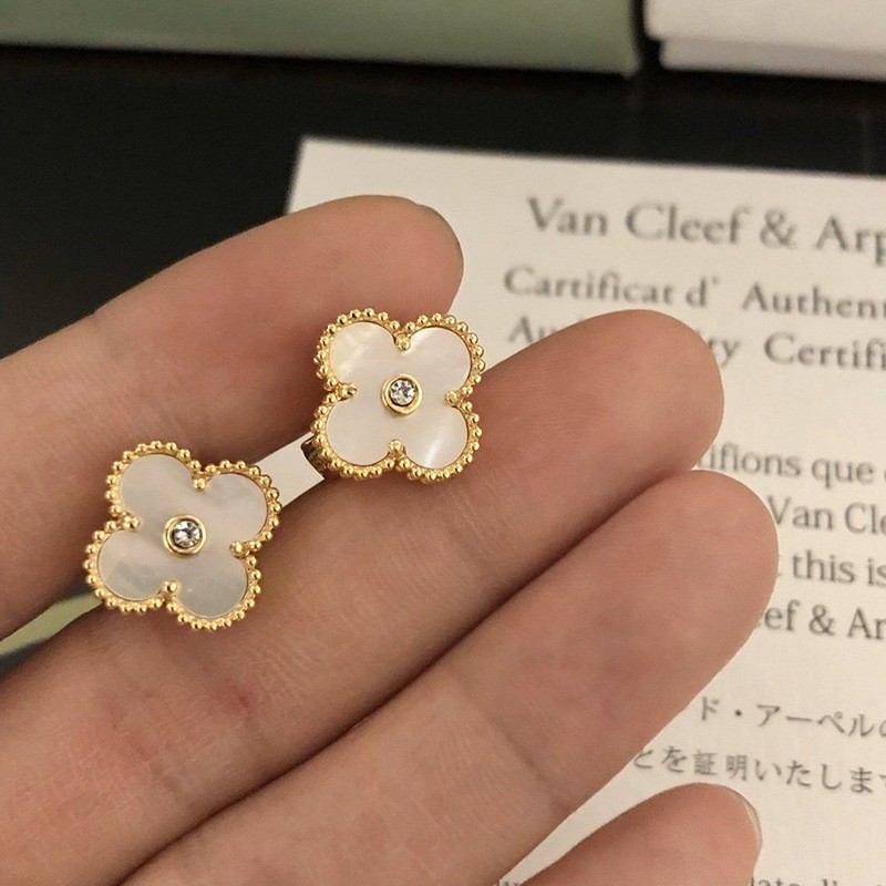 可愛い ヴァンクリーフ イエローゴールドピアス コピー イヤリング
