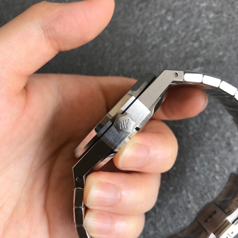 オーデマピゲ 偽物 ロイヤルオーク 41mm ブティック限定 Odj70195