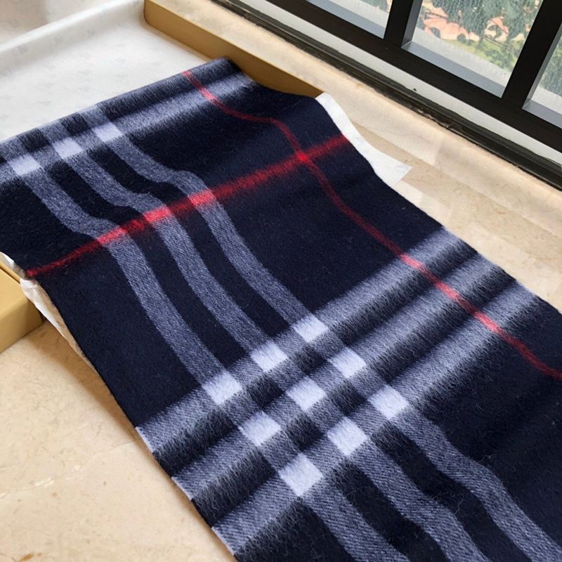 ★日本!!人気!バーバリー クラシック カシミヤ チェック マフラー 偽物 Baz55103