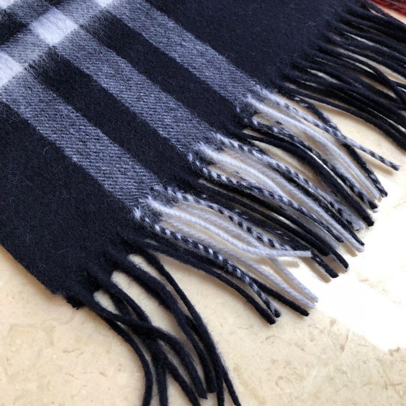 ★日本!!人気!バーバリー クラシック カシミヤ チェック マフラー 偽物 Baz55103