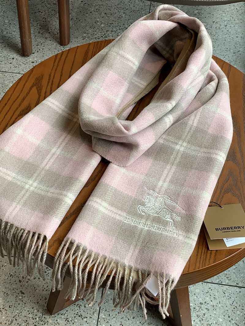 日本未入荷バーバリー クラシック カシミヤ チェック マフラー コピー Bad32892
