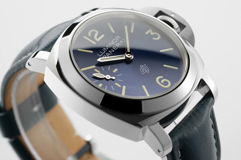 一目惚れ♪パネライ ルミノール コピーカーフストラップ 44mm pal29604