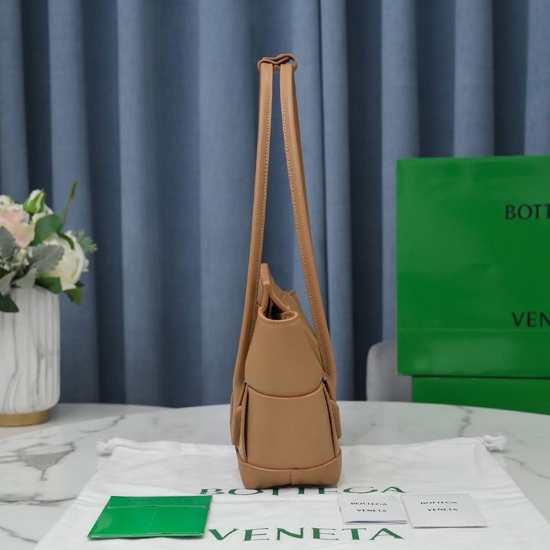 超希少!ボッテガヴェネタ ザアルコ 偽物 トップハンドルミニバッグ box86125