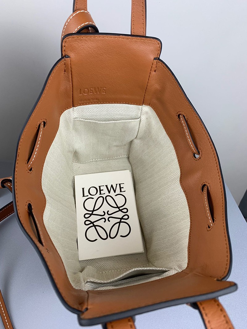 ロエベ ハンモック コピー ドローストリング ショルダーバッグ loi71697