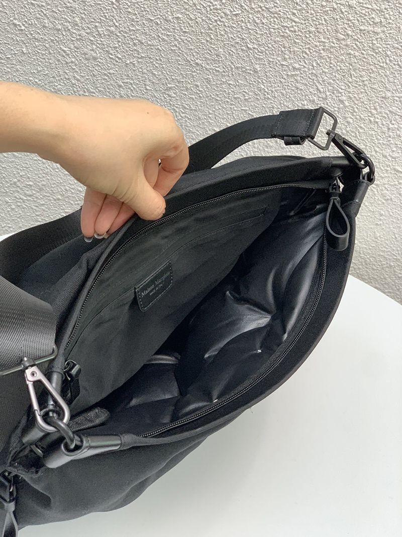 大人気!!新色メゾンマルジェラ グラムスラム 偽物 フラップ チェーンバッグ Mae79504