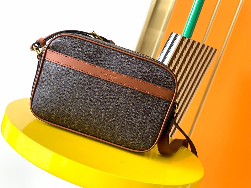 大人気!サンローラン ショルダーバッグ 偽物☆ルー キルティングレザー カメラバッグ Sac85306