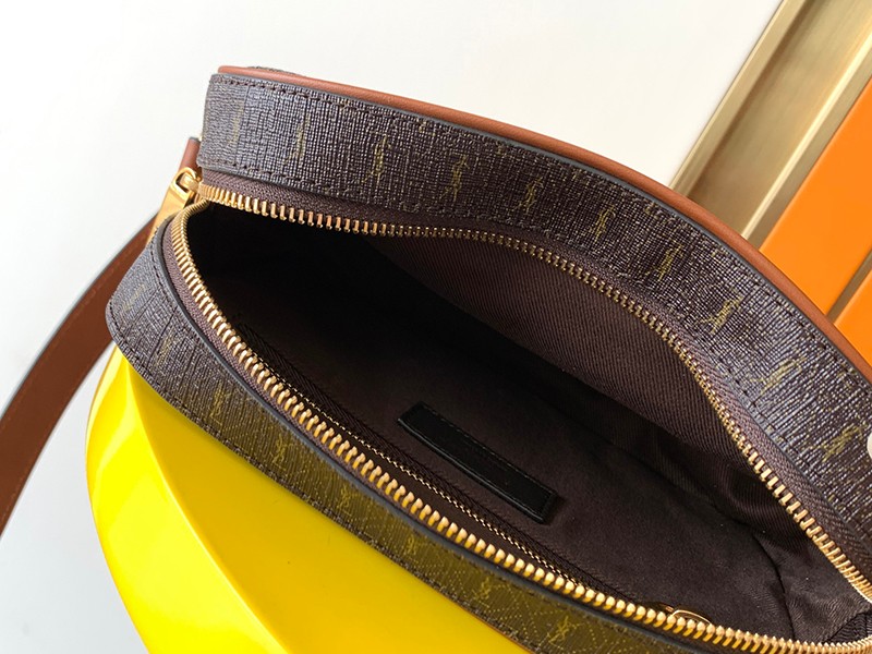 大人気!サンローラン ショルダーバッグ 偽物☆ルー キルティングレザー カメラバッグ Sac85306