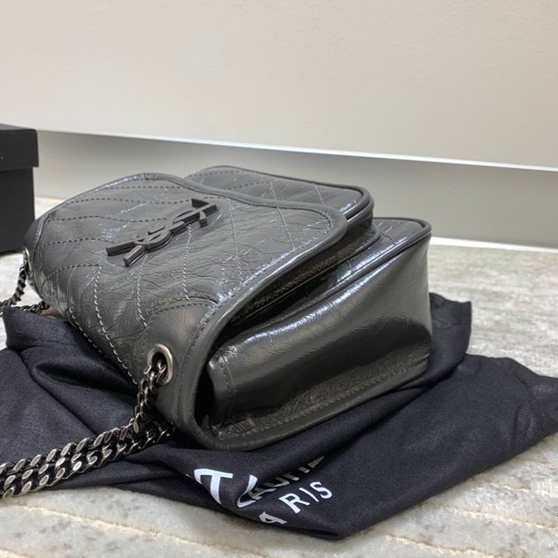 サンローラン ショルダーバッグ 偽物 ニキ ミディアム クリンクルヴィンテージレザー 2モデル 6331580EN0430